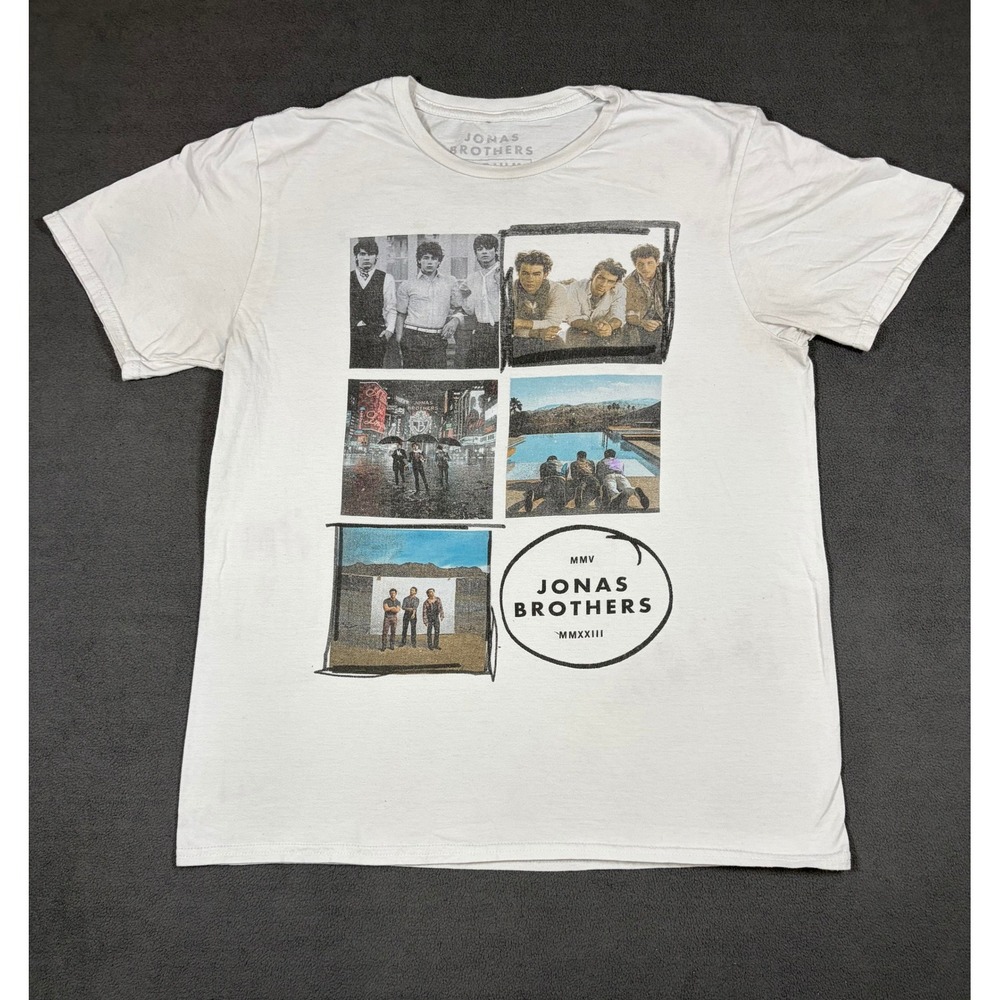 Jonas Brothers T-Shirt Mens Medium White Five Albums One Night the Tour Tee
